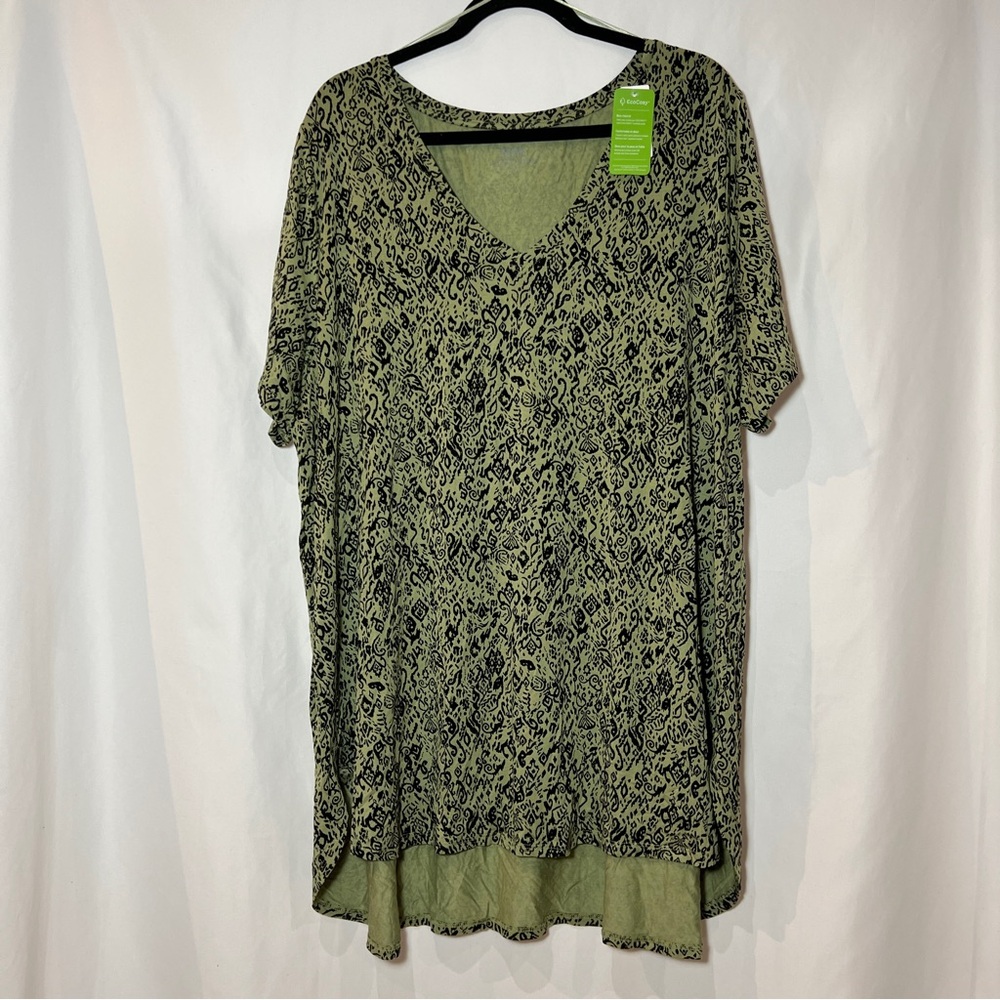 Penningtons Womens Printed Modern Fit V Neck Tee in Green & Black, Size XXXL 3X